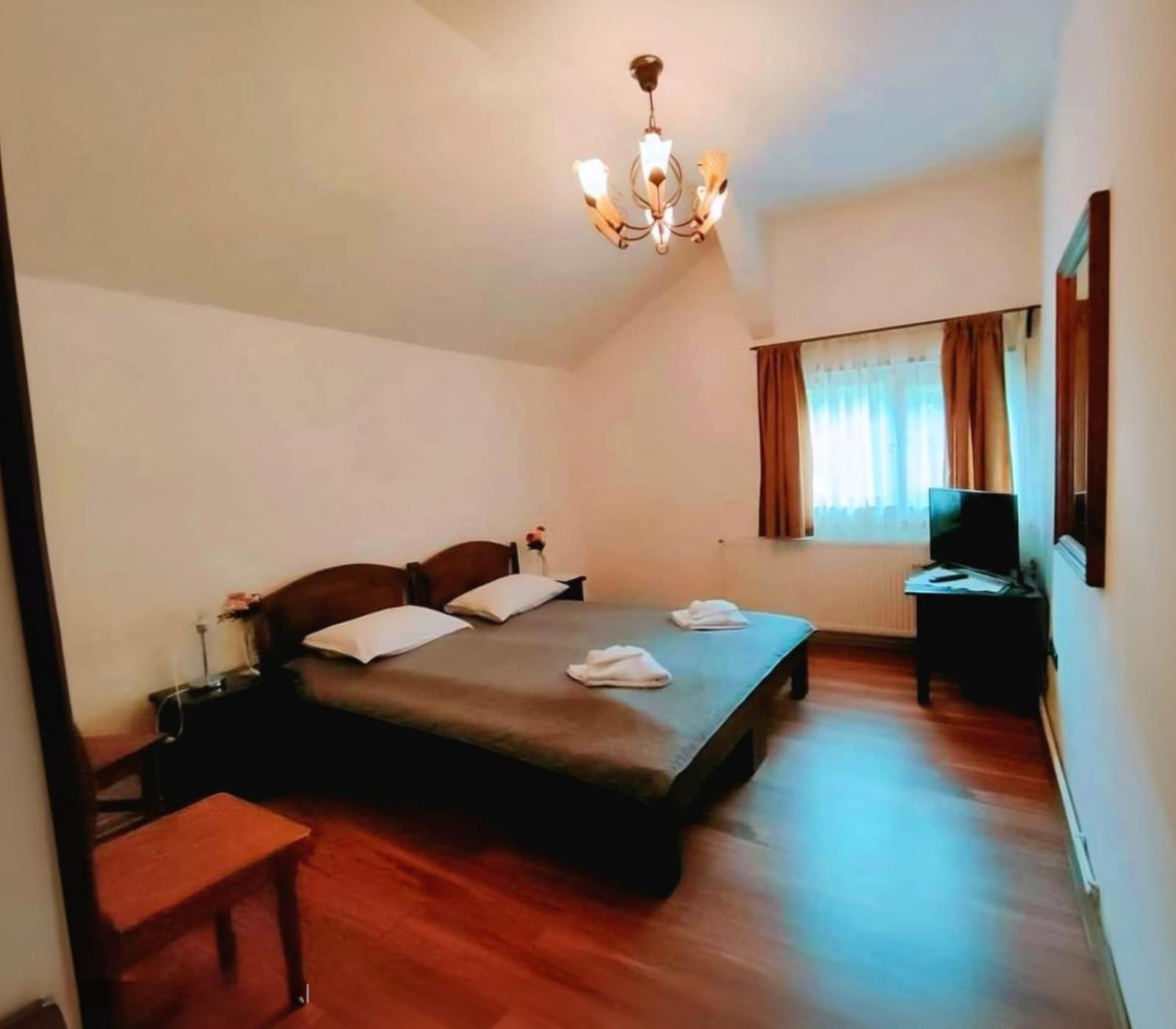 Pensiunea Cerbul - Valea Dobarlaului Exterior foto